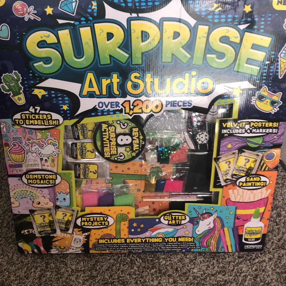 Surprise art studio